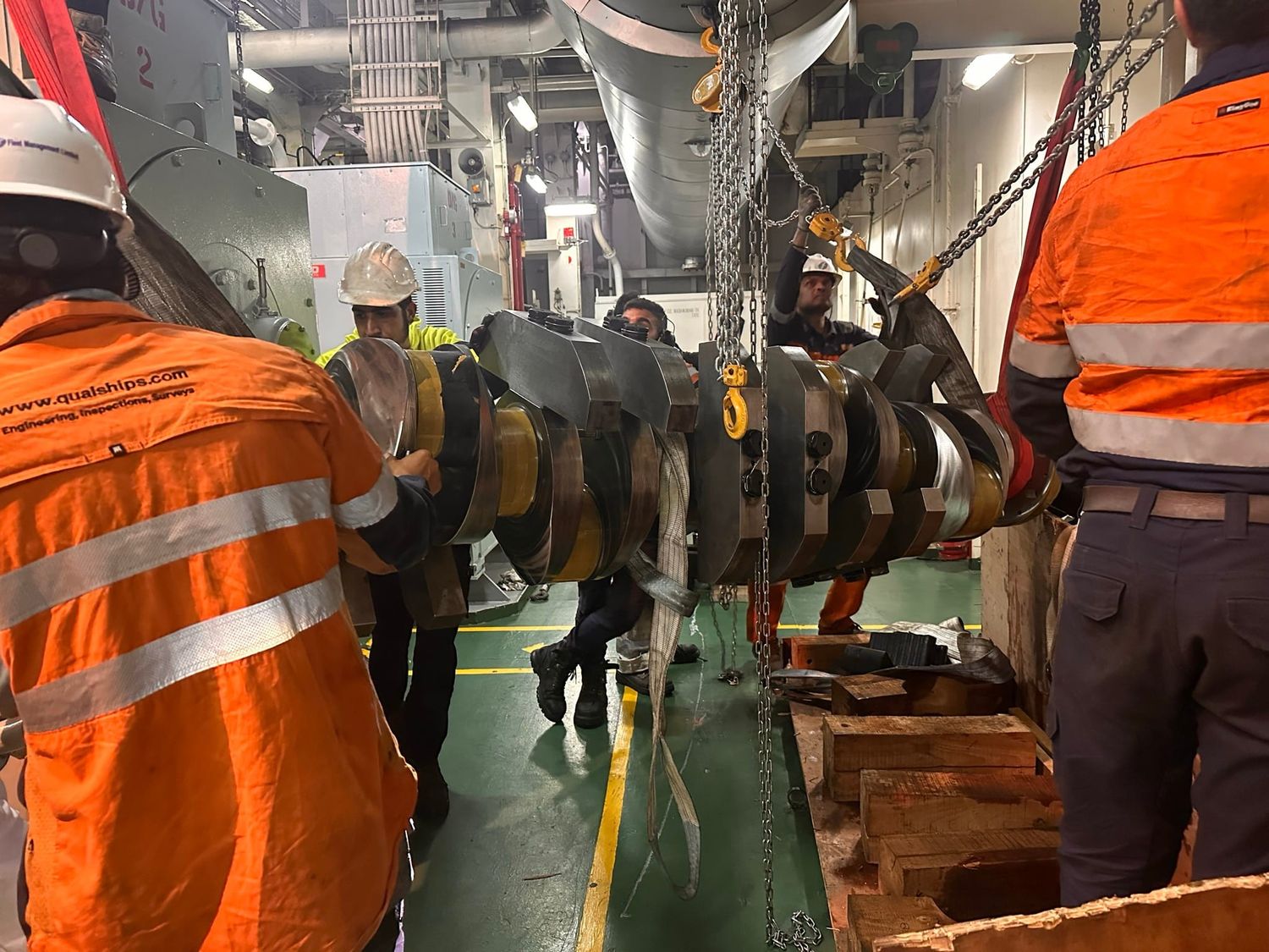 DAIHATSU 6DK20 Crankshaft Renewal at Port Kembla